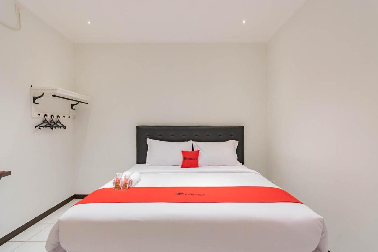 RedDoorz Plus @ Pakuan Residence Tajur Bogor Bagian luar foto