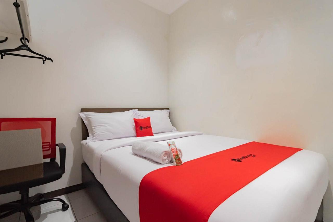 RedDoorz Plus @ Pakuan Residence Tajur Bogor Bagian luar foto