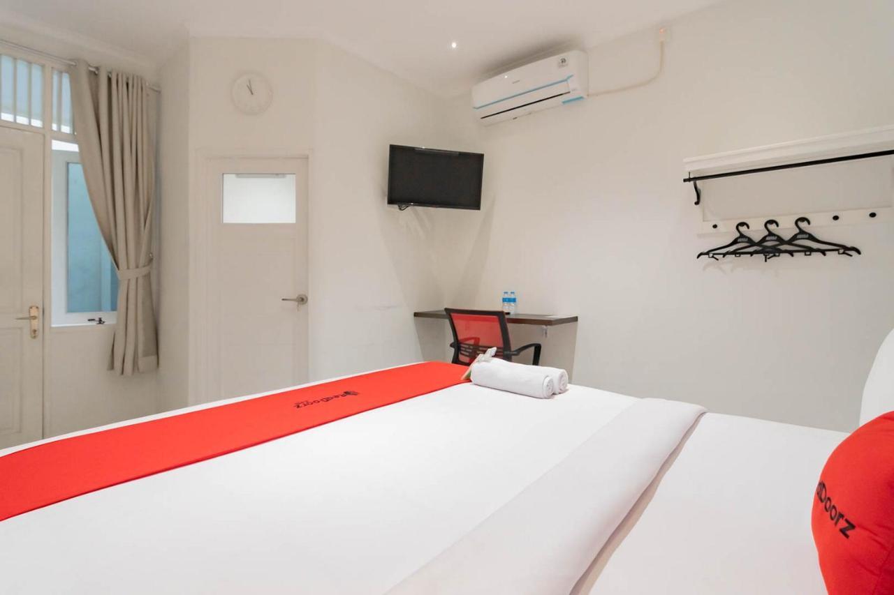 RedDoorz Plus @ Pakuan Residence Tajur Bogor Bagian luar foto