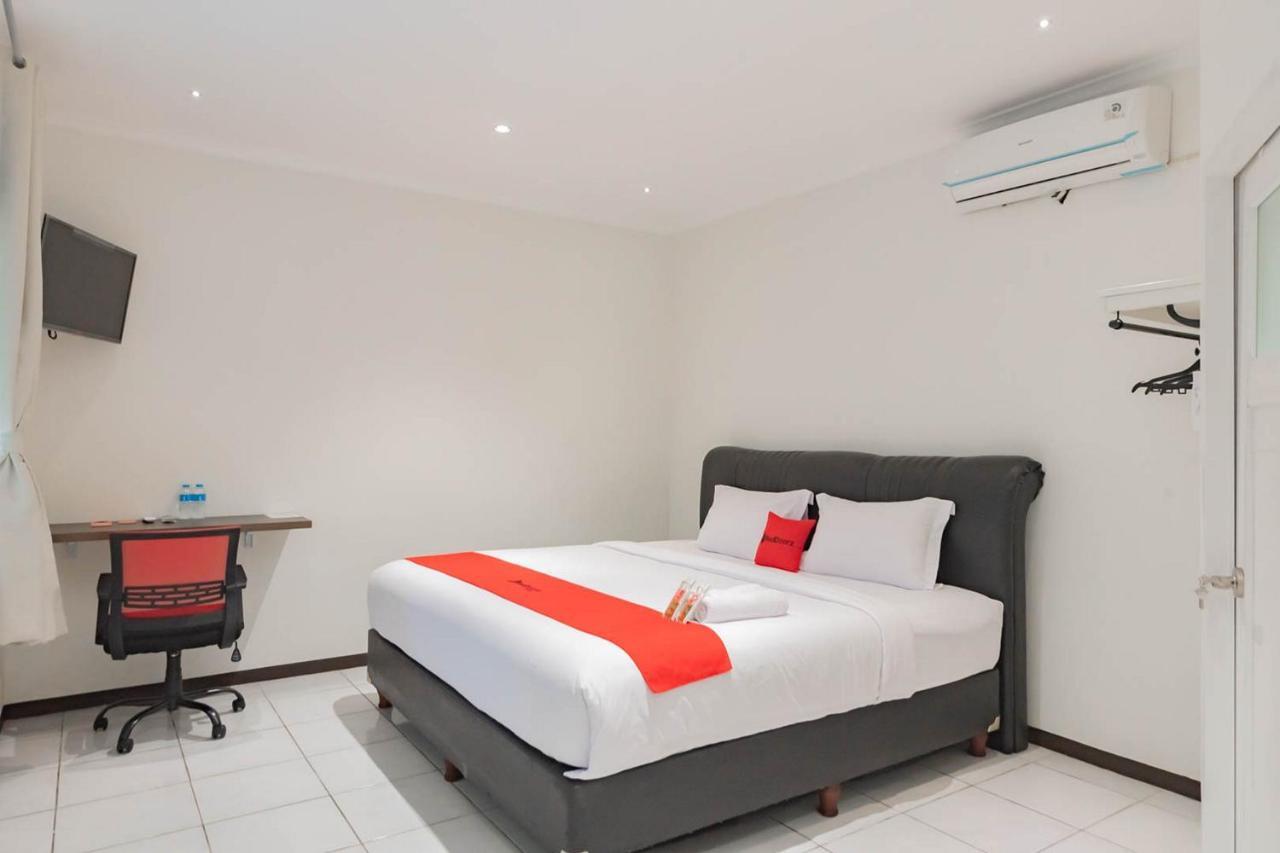 RedDoorz Plus @ Pakuan Residence Tajur Bogor Bagian luar foto