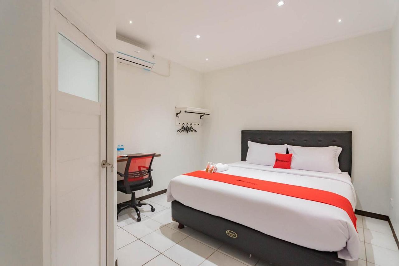 RedDoorz Plus @ Pakuan Residence Tajur Bogor Bagian luar foto
