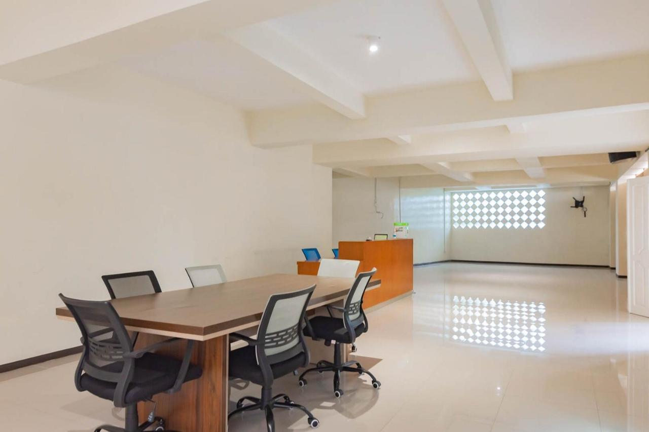 RedDoorz Plus @ Pakuan Residence Tajur Bogor Bagian luar foto