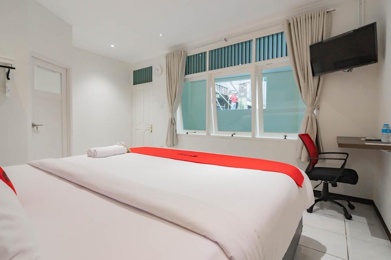 RedDoorz Plus @ Pakuan Residence Tajur Bogor Bagian luar foto