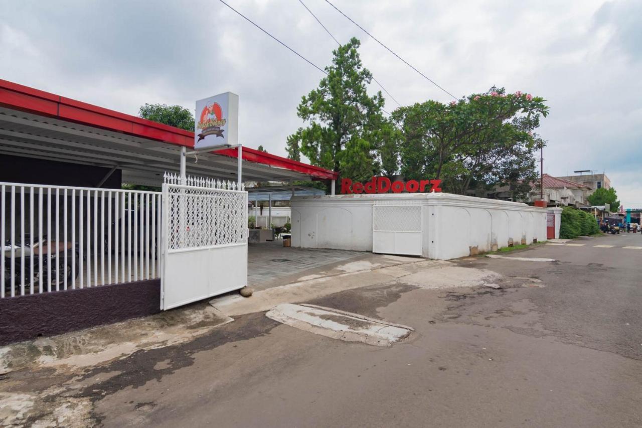 RedDoorz Plus @ Pakuan Residence Tajur Bogor Bagian luar foto