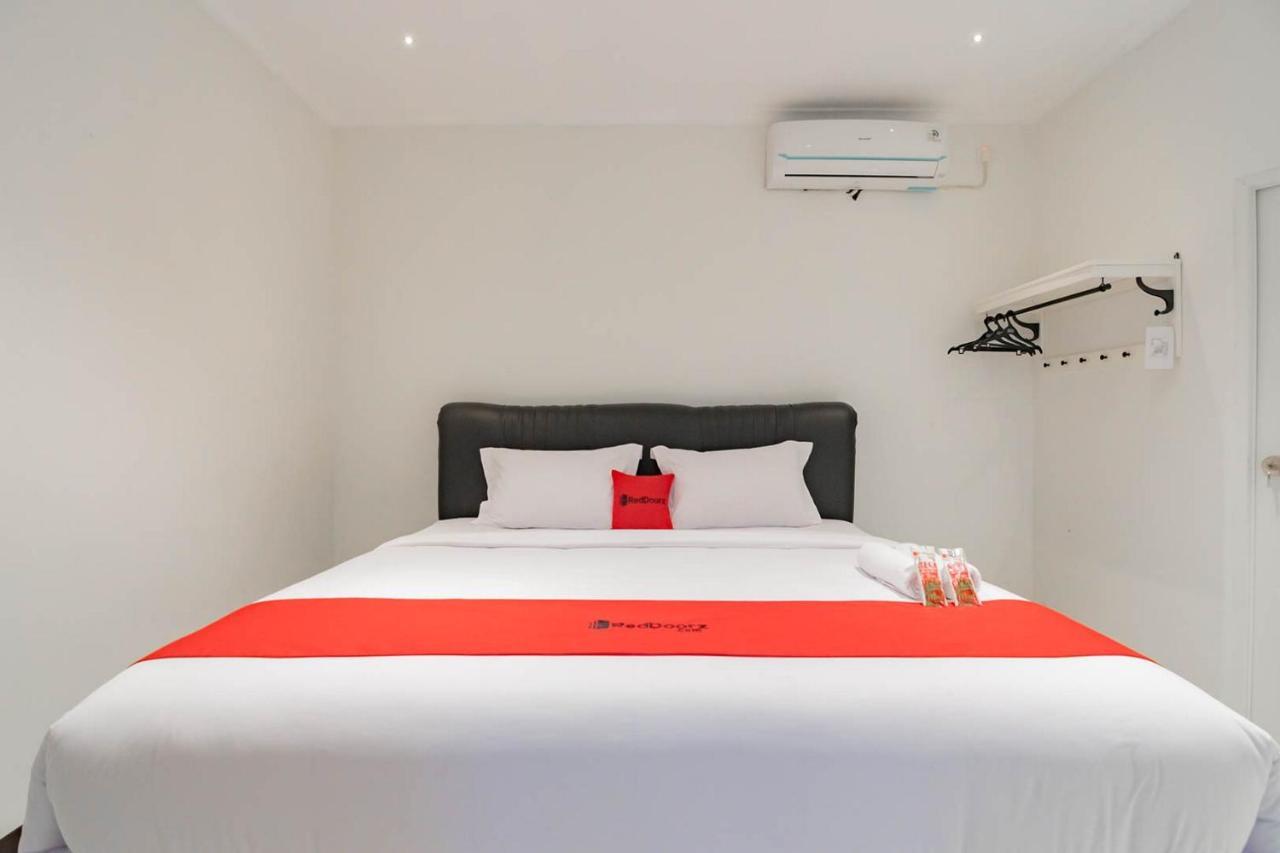 RedDoorz Plus @ Pakuan Residence Tajur Bogor Bagian luar foto